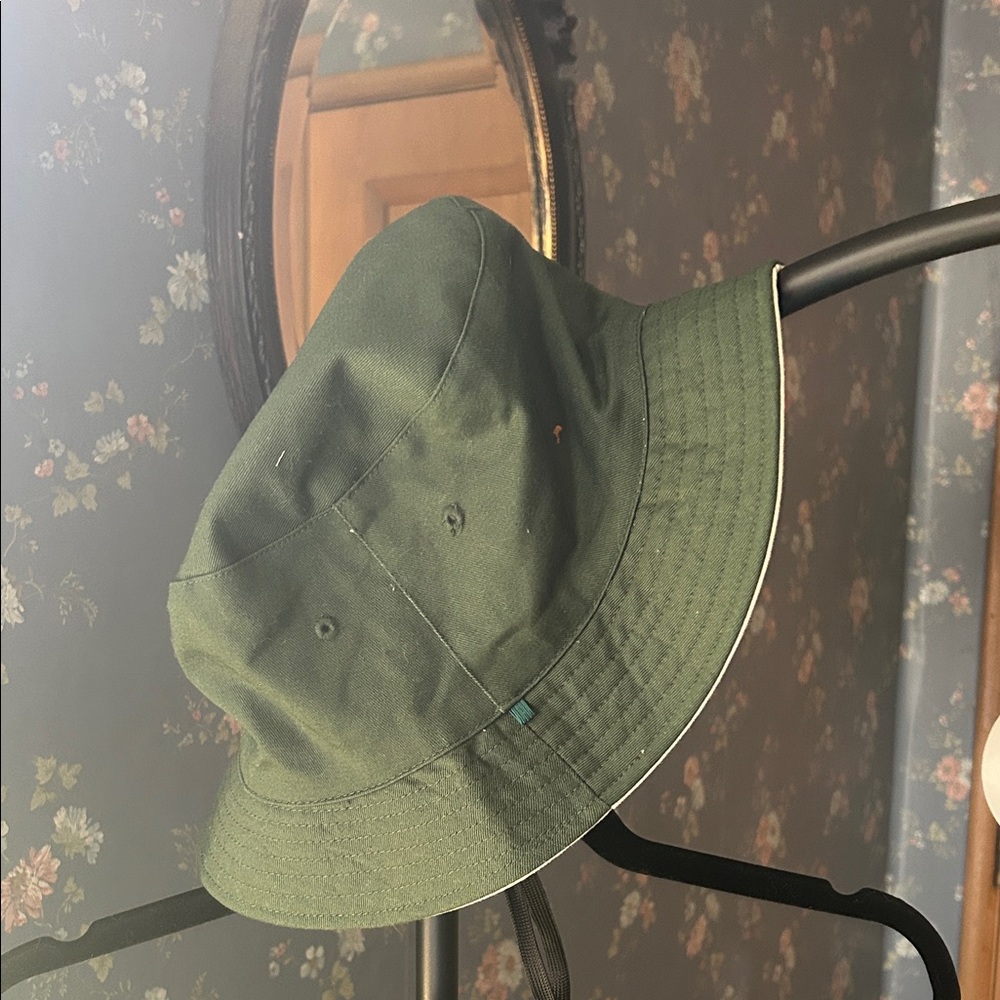 SUN HAT/ rain hat / lg / unisex/ new/ toggle straps/ adj/ reversible/toggles off